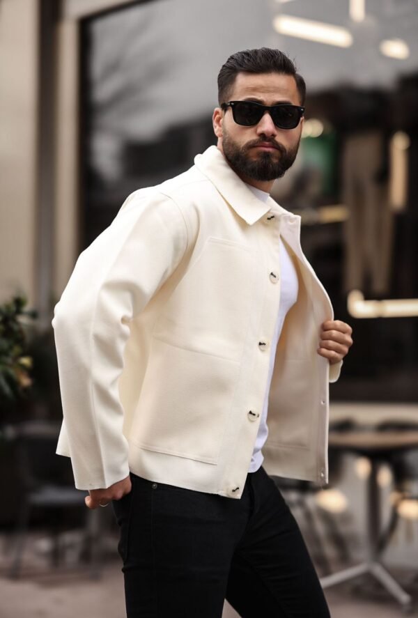 Xhaketë Klasike e Bardhë me Pulla