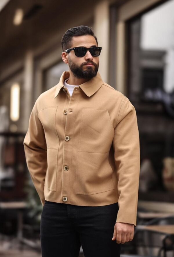 Xhaketë Klasike e Bezhë me Pulla