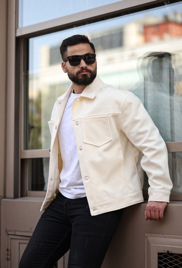 Xhaketë Klasike e Bardhë me Pulla