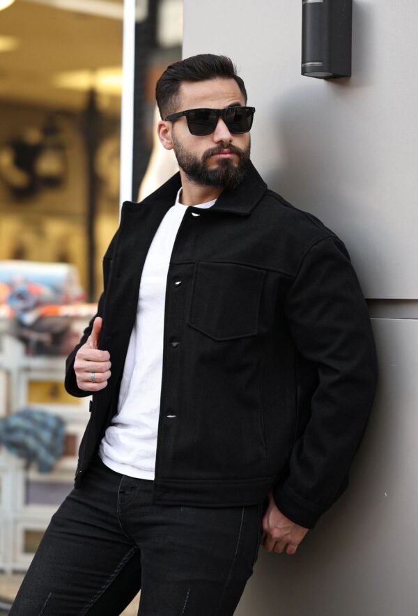 Xhaketë Klasike e Zezë me Pulla