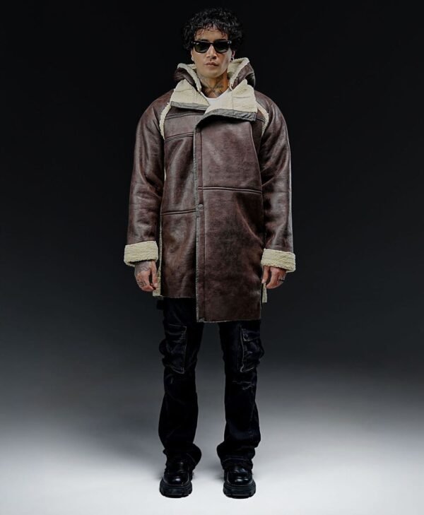 Xhaketë Lëkure Ngjyrë Kafe me Gëzof Artificial