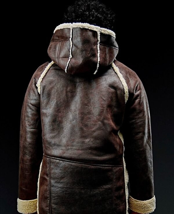 Xhaketë Lëkure Ngjyrë Kafe me Gëzof Artificial