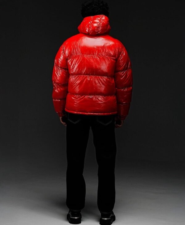 Xhaketë e Kuqe me Shkëlqim