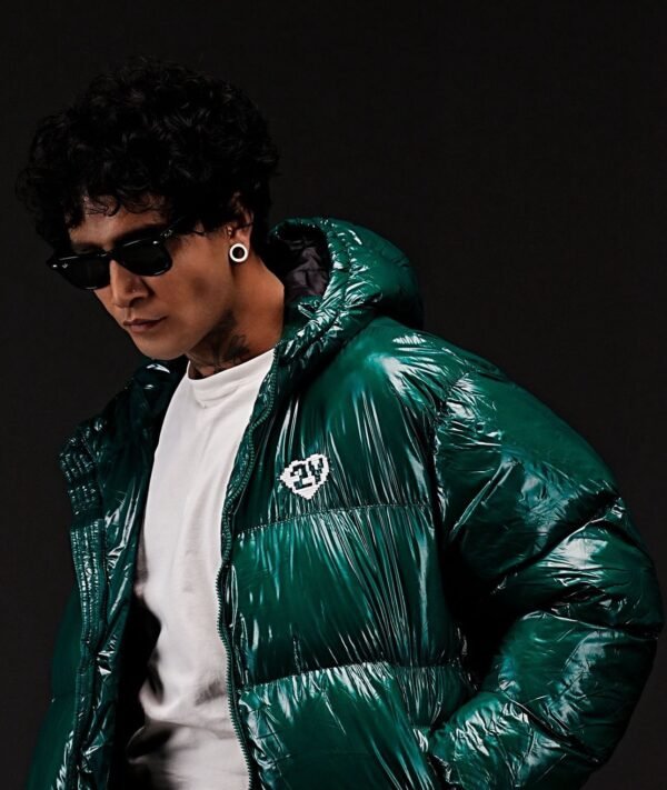 Xhaketë e Fryrë me Shkëlqim Emeraldi