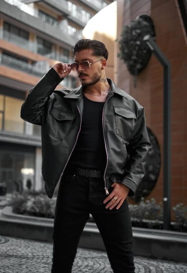 Xhaketë Streetstyle prej Lëkure Artificiale – Pamje Urbane