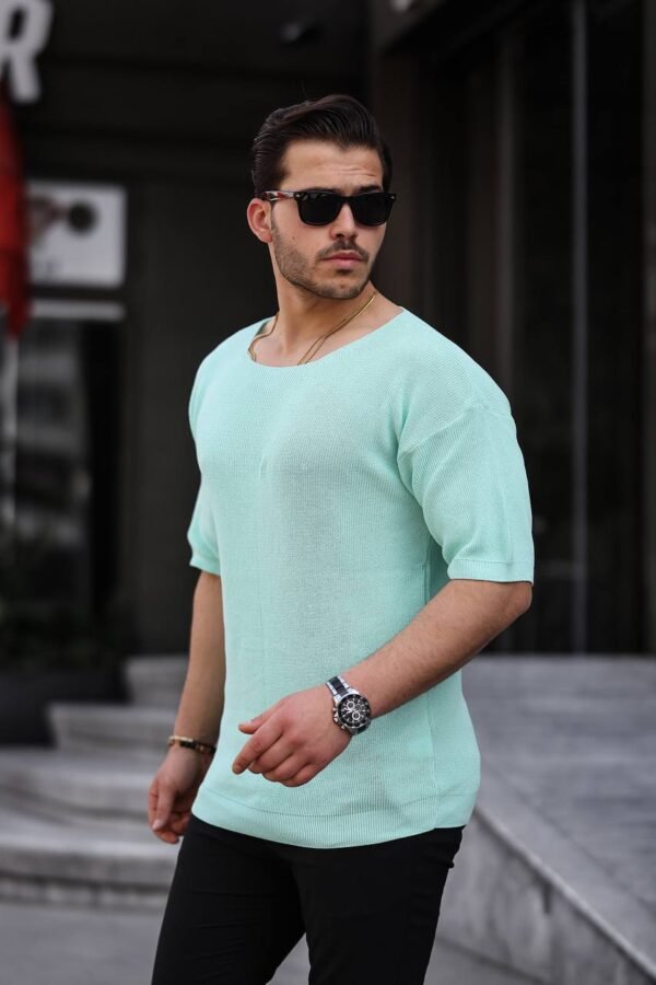 Bluzë e Thjeshtë me Mëngë të Holla dhe të Thurura