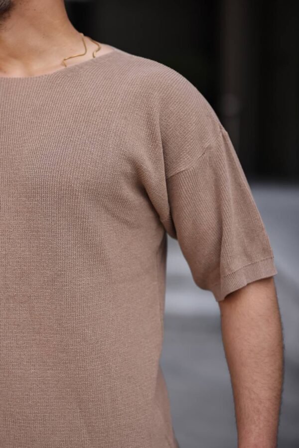 Bluzë e Thjeshtë me Mëngë të Holla dhe të Thurura