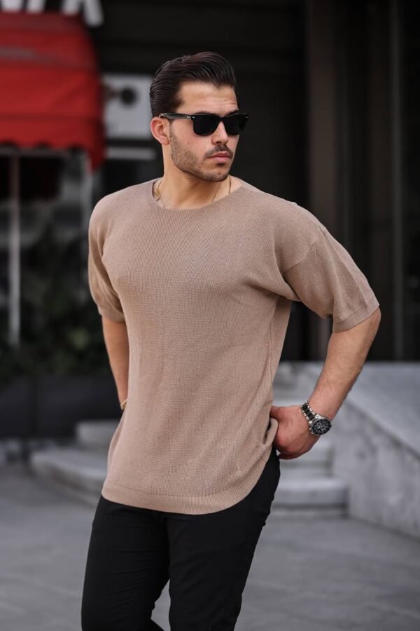 Bluzë e Thjeshtë me Mëngë të Holla dhe të Thurura