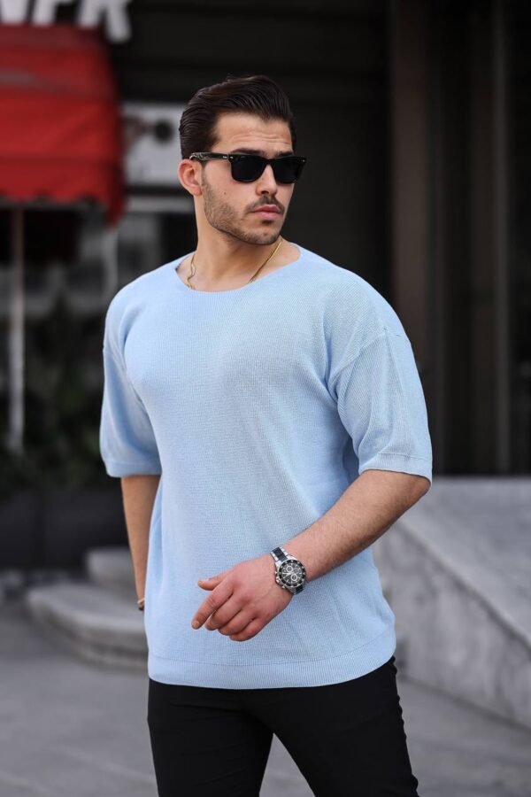 Bluzë e Thjeshtë me Mëngë të Holla dhe të Thurura