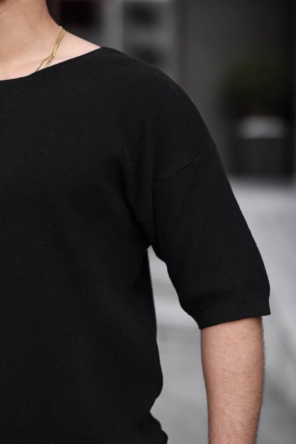 Bluzë e Thjeshtë me Mëngë të Holla dhe të Thurura