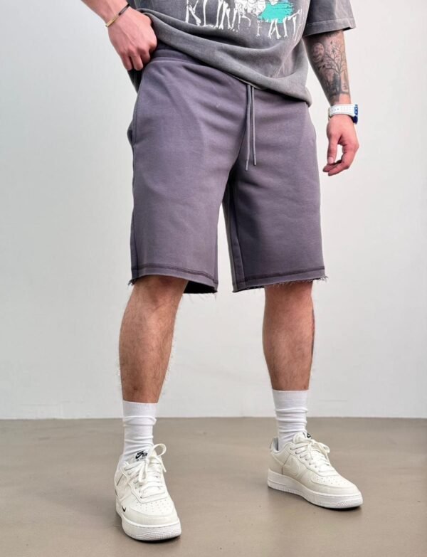 Maicë Urbane Grafike me Pantallona të Shkurtra të Gjera