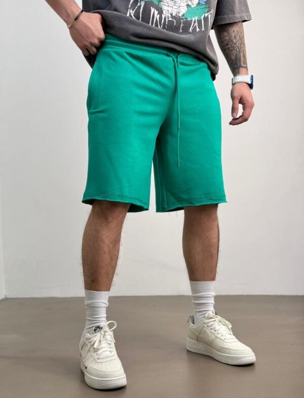 Maicë Urbane Grafike me Pantallona të Shkurtra të Gjera