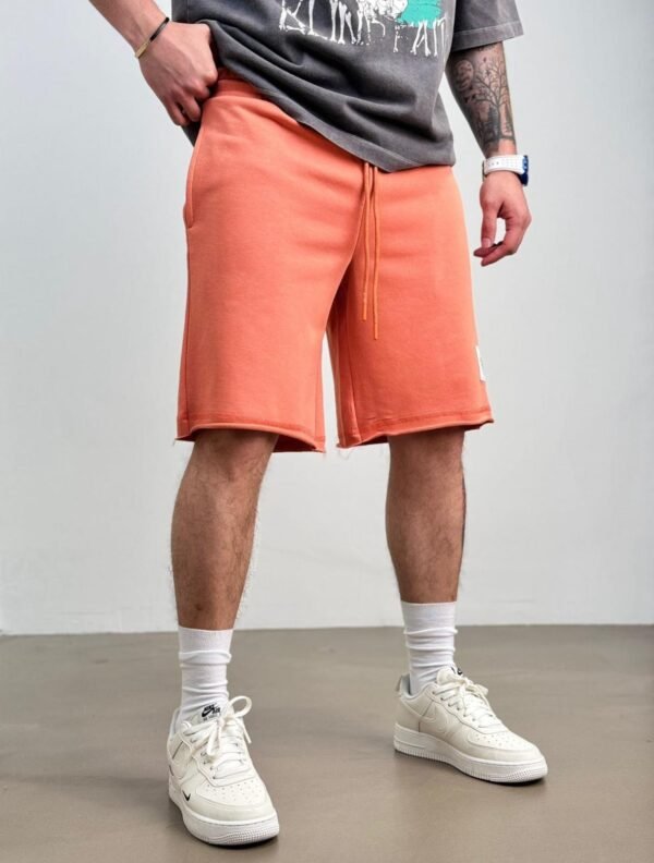 Maicë Urbane Grafike me Pantallona të Shkurtra të Gjera