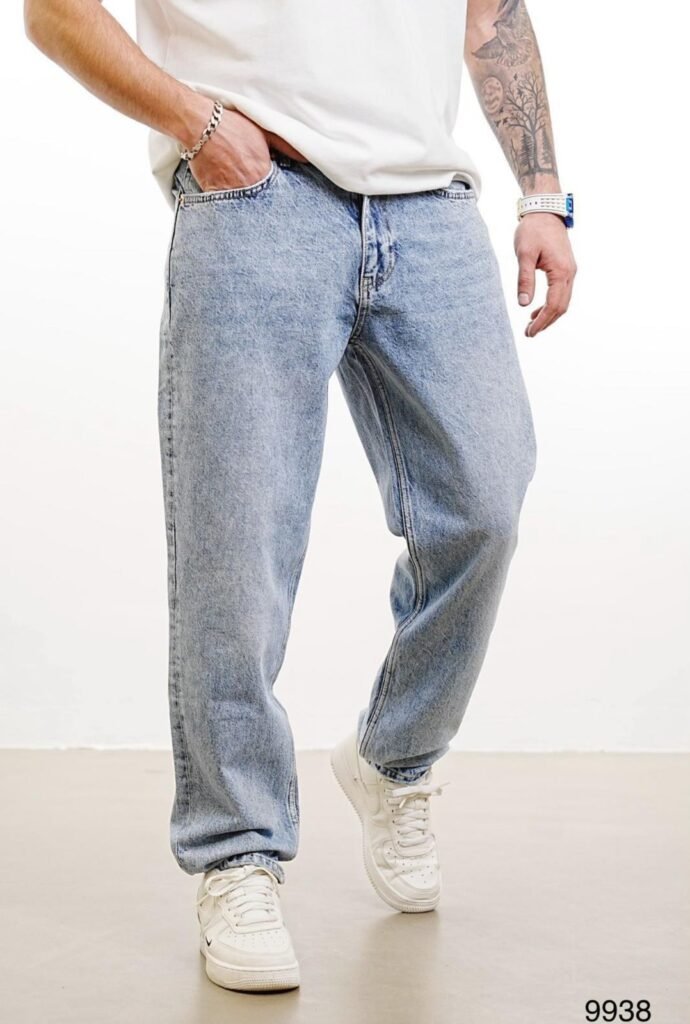 Classic Straight Fit Jeans thumbnail 5