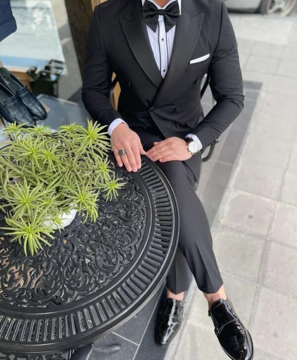 Men’s Classic Double-Breasted Black Tuxedo – Signature Formal Collection