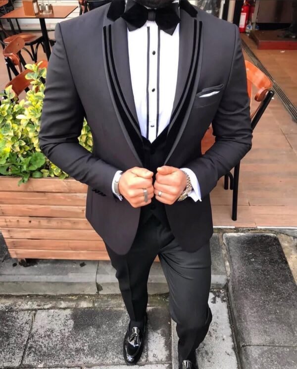 Men’s Classic Black Slim Fit Tuxedo Suit – 3 Piece Formal Set with Velvet Lapels