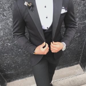 Refined Black Tuxedo with Accessories – Timeless Formal Elegance
