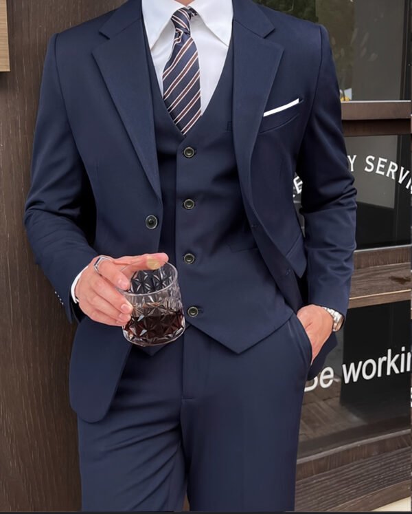 Men’s Navy Blue 3-Piece Suit – Classic Executive Style