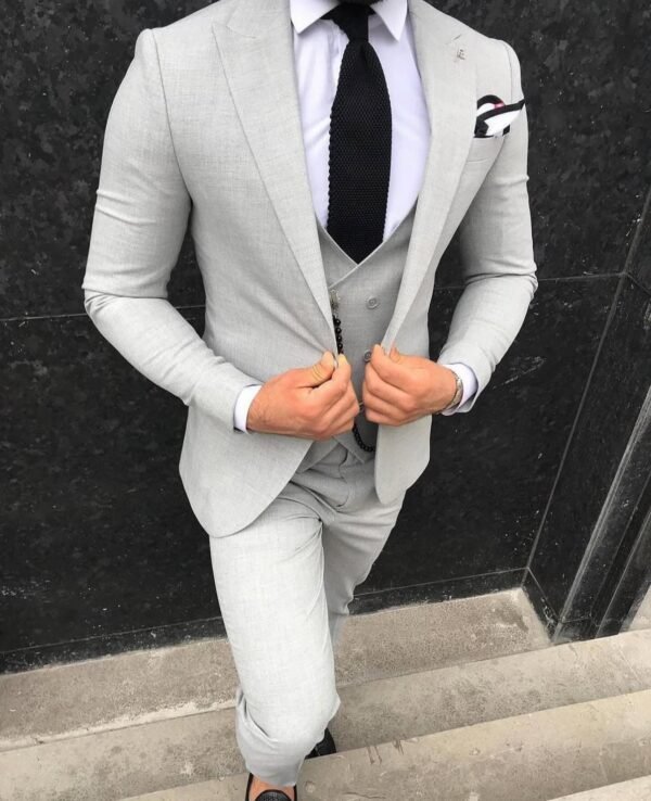 Kostum Slim-fit me 3 Pjesë – Elegancë Gri e çelët