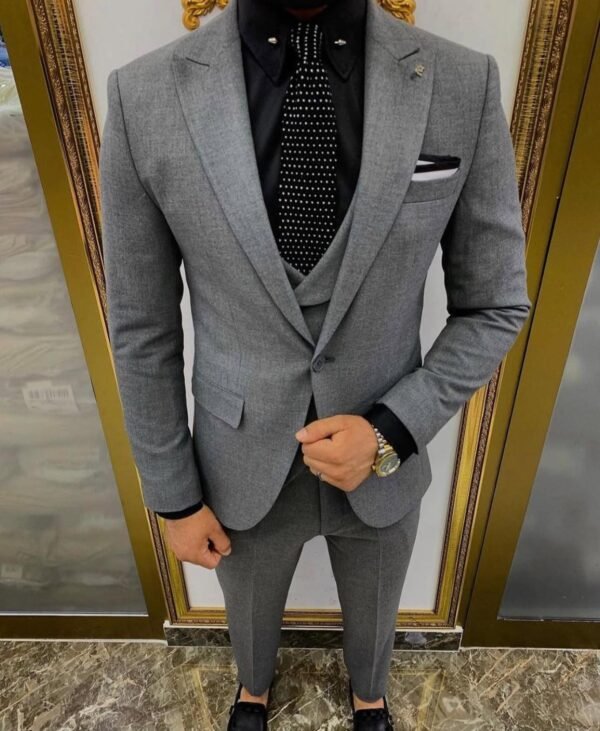Men’s Charcoal Grey 3-Piece Suit – Urban Noir Edition