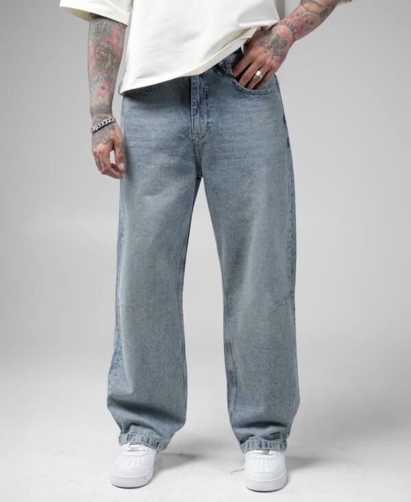 Washed Black Wide-Leg Jeans – Minimal Stitch Detail