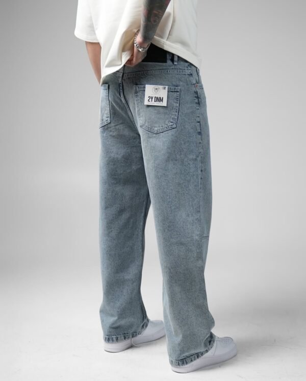 Washed Black Wide-Leg Jeans – Minimal Stitch Detail