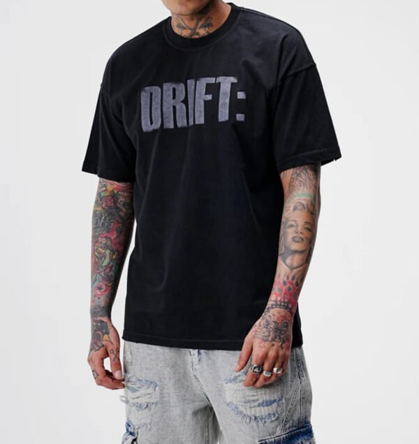 Bluzë e Zezë me Mbishkrim