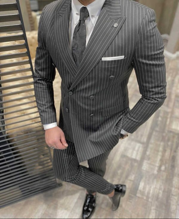 Kostum me Vija të Zeza me Dy Pjesë