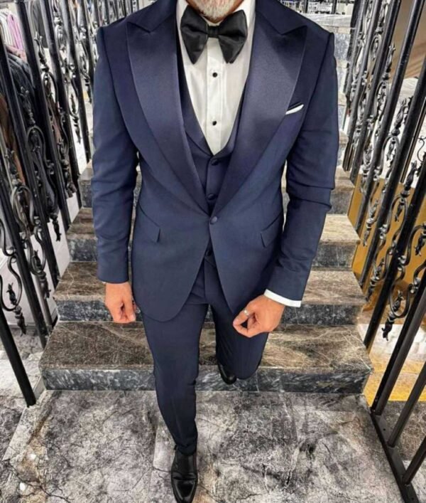 Luxe Navy Tuxedo with Three-Piece Set