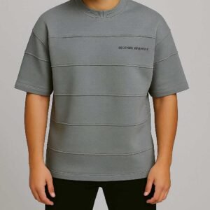 Maicë Oversize Gri me Vija Horizontale dhe Print “Legends Never Die”