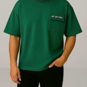 Maicë Oversize Jeshile me Xhep dhe Print “Just Don’t Forget”