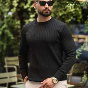 Bluzë Slimfit me Mëngë të Gjata – Ngjyrë e Zezë me Vija Delikate