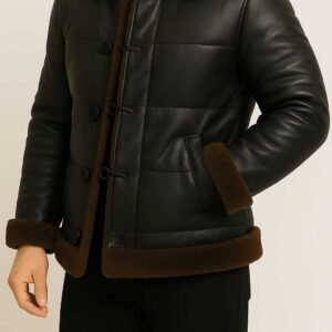 Xhaketë Lëkure me Brendësi Pelushi Kafe – Stil Klasik & Luksoz Dimëror