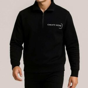 Bluzë e zezë me zip gjysmë – stil minimalist urban