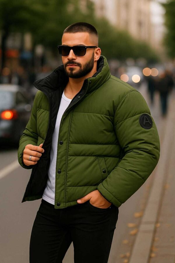 Xhaketë Puffer Ngjyrë Ulliri me Jakë të Ngritur – Model Urban Street