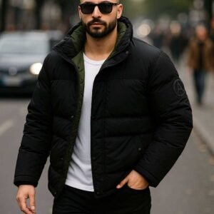 Xhaketë Puffer Dyzesh – E Zezë me Brendësi Jeshile Ushtarake