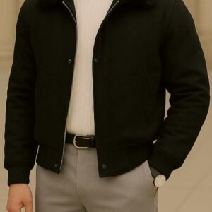 Xhaketë Bomber e Zezë me Jakë Pelushi – Stil Klasik & Urban Elegant
