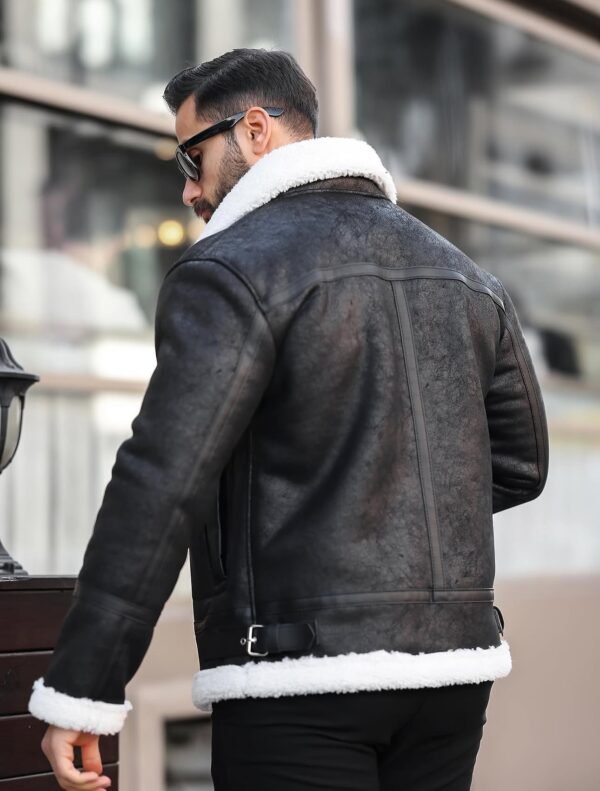 Xhaketë Eco Lëkure Premium me Pelush të Bardhë – Koleksioni Dimëror Urban Clothing Store