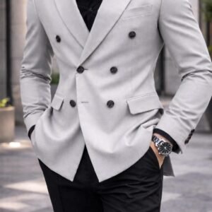 Xhaketë Double-Breasted në Ngjyrë Gri të Çelët – Stil Minimal & Elegancë Moderne