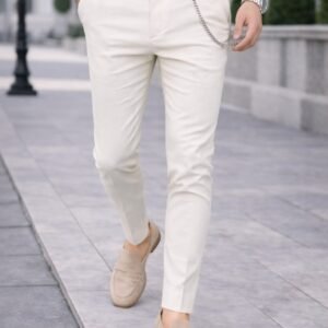 Pantallona Slim-Fit në Ngjyrë Bezhe të Çelët – Stil Elegant & Veror
