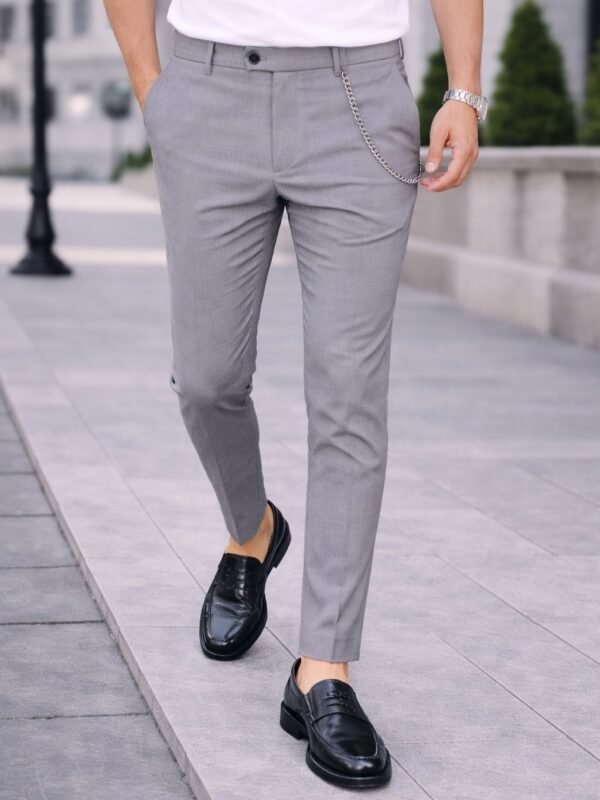 Pantallona Slim-Fit në Ngjyrë Gri – Elegancë Klasike & Stil i Pastër
