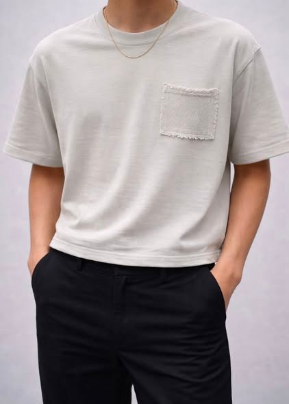 Bluzë Oversize me Xhep Teksturë – Minimal Premium