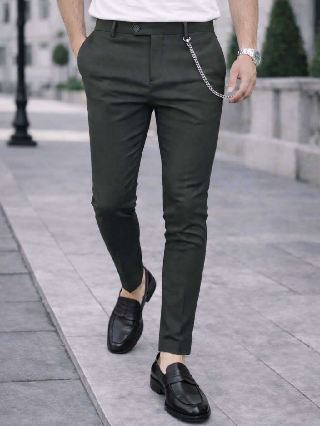 Pantallona Slim-Fit në Ngjyrë Jeshile Olive – Stil Modern & Urban