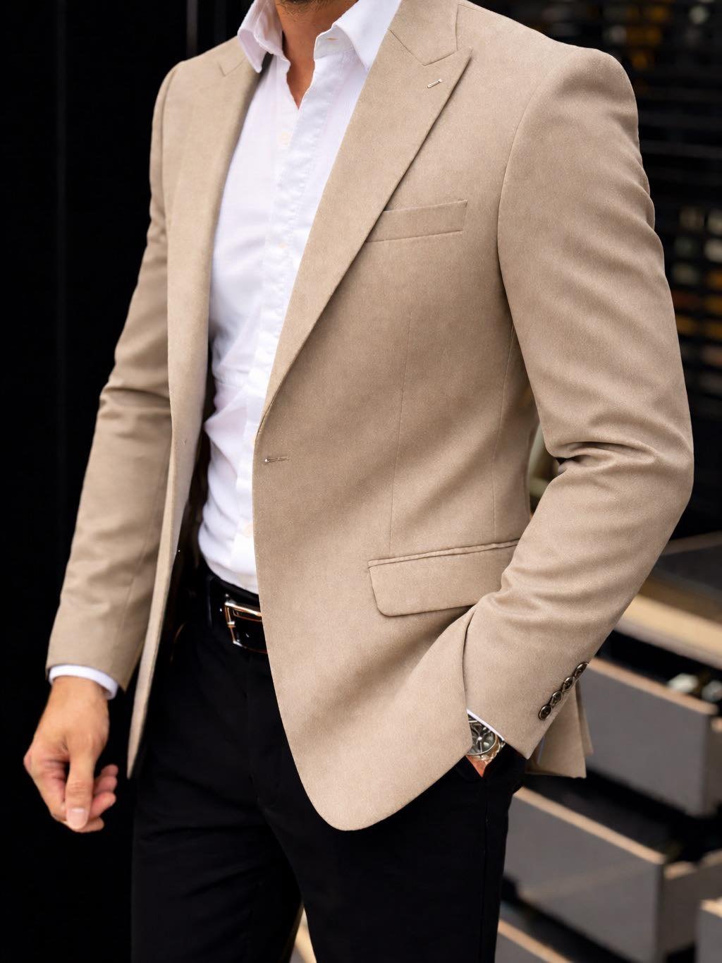 Xhaketë Klasike në Ngjyrë Bezhe – Stil Minimal & Elegancë e Përditshme