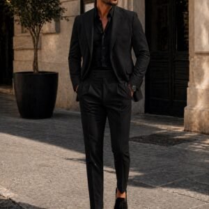 Sako elegante e zezë për meshkuj – stil modern dhe luksoz