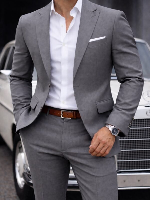 Koleksion Kostumesh Elegante për Meshkuj