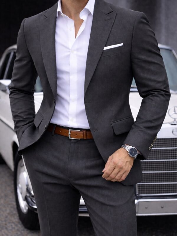 Koleksion Kostumesh Elegante për Meshkuj