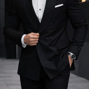 Kostum i Zi Smoking Premium – Elegancë Klasike për Black Tie Events