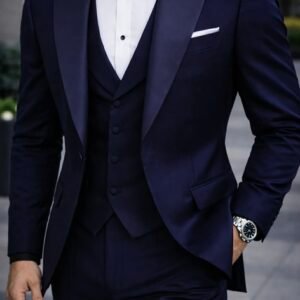 Kostum smoking blu navy – elegancë moderne dhe klas për çdo event