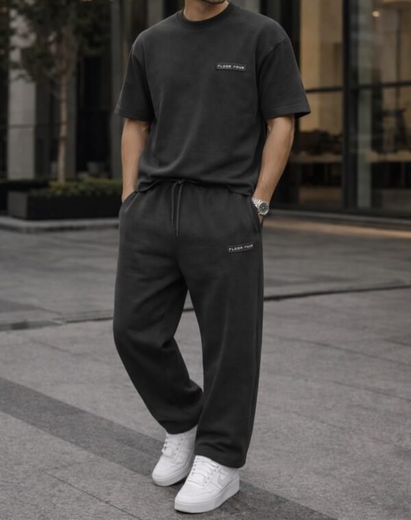 Set Sportiv Minimalist “Floor Four” – T-shirt & Pantallona